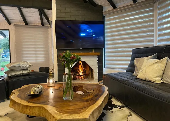 Luxury Finca El Ensueno, Casa Entera, Con Sauna, Jacuzzi, Bbq Y Caballos